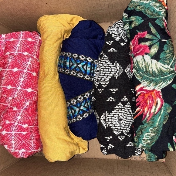 WOMEN'S SMALL FUN BOHO PATTERN COLORFUL NOT SO MYSTERY BOX - Picture 1 of 3